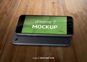 Maquete do iPhone 7 sobre PSD de madeira