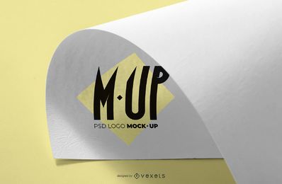 Maquete de logotipo de papel dobrado Maquete de logotipo de papel dobrado