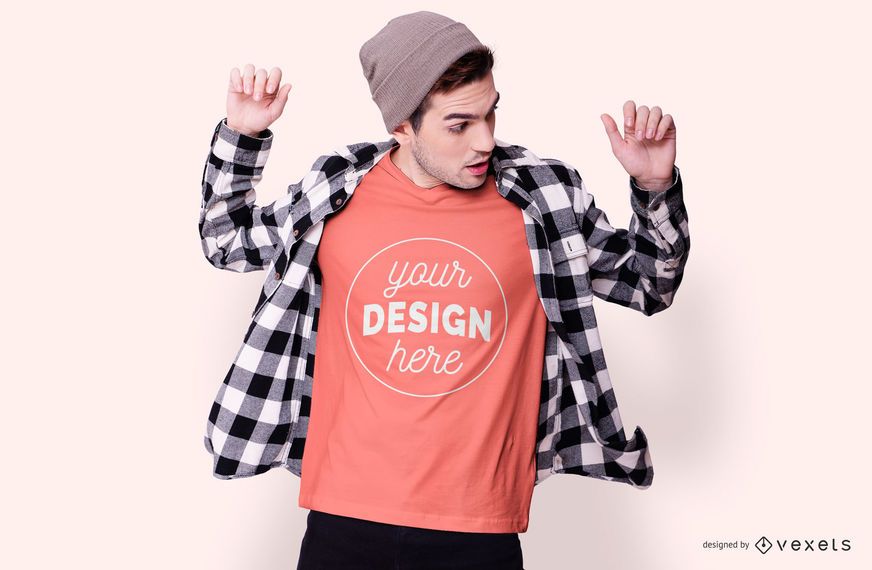 Menino com maquete de t-shirt gorro Menino com maquete de t-shirt gorro