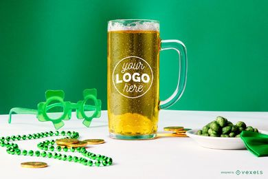 Maquete de st patrick da caneca de cerveja