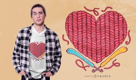 Design de camiseta com coração em crochê