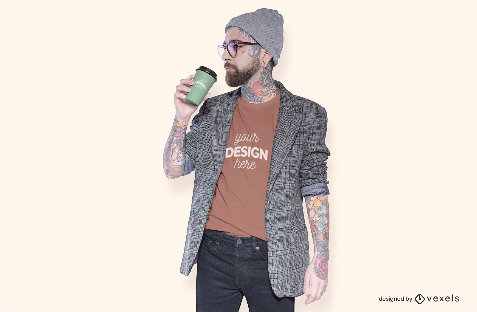 Modelo con diseño de maqueta de camiseta de café.