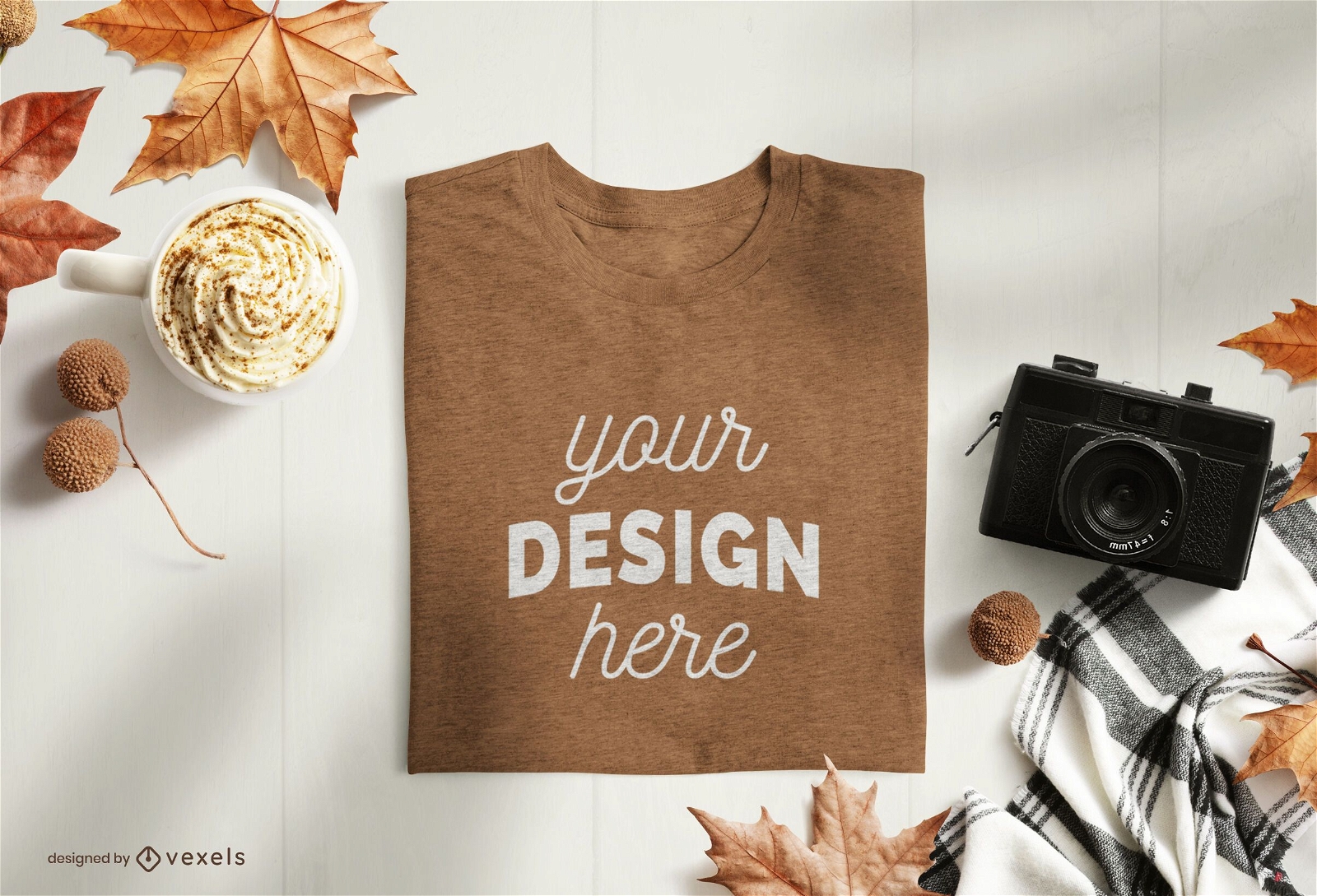 Design de maquete de camiseta dobrada de outono
