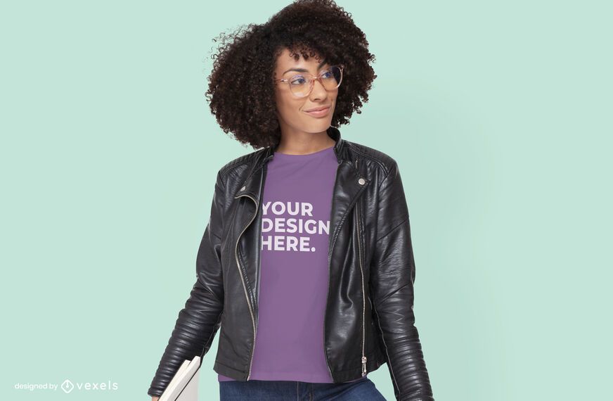 Mujer con diseño de maqueta de camiseta de gafas Mujer con diseño de maqueta de camiseta de gafas