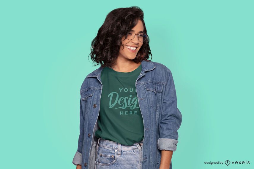 Modelo con maqueta de camiseta de gafas Modelo con maqueta de camiseta de gafas