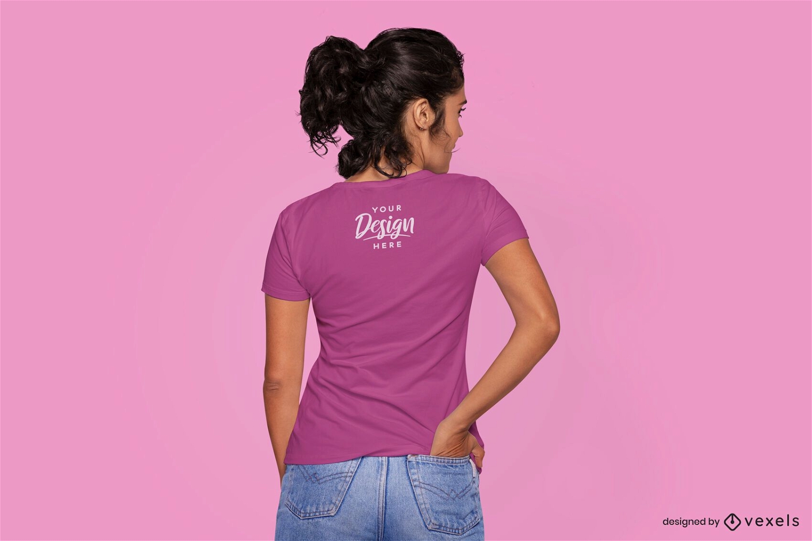 Frauenhand im R?ckentaschen-T-Shirt-Modell