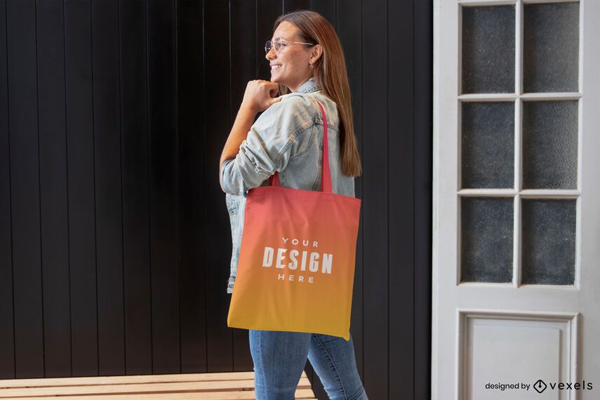 Mujer en maqueta de bolso de mano de chaqueta de jean Mujer en maqueta de bolso de mano de chaqueta de jean