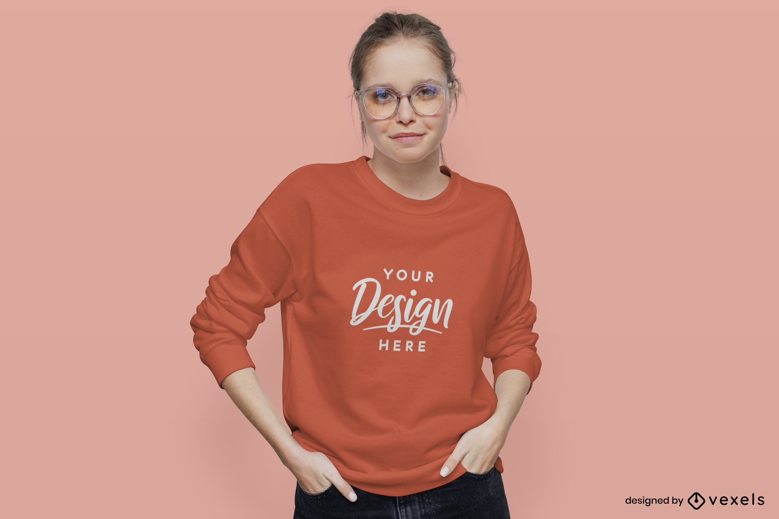 Mädchen im orangefarbenen Sweatshirtmodell mit flachem Hintergrund