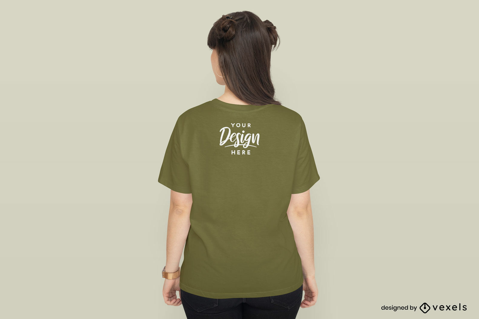 Mädchen, das nach hinten T-Shirt Mockup-Design steht