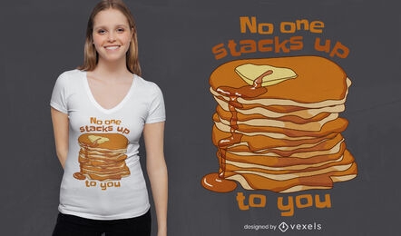 Panquecas quentes com design de camiseta de manteiga