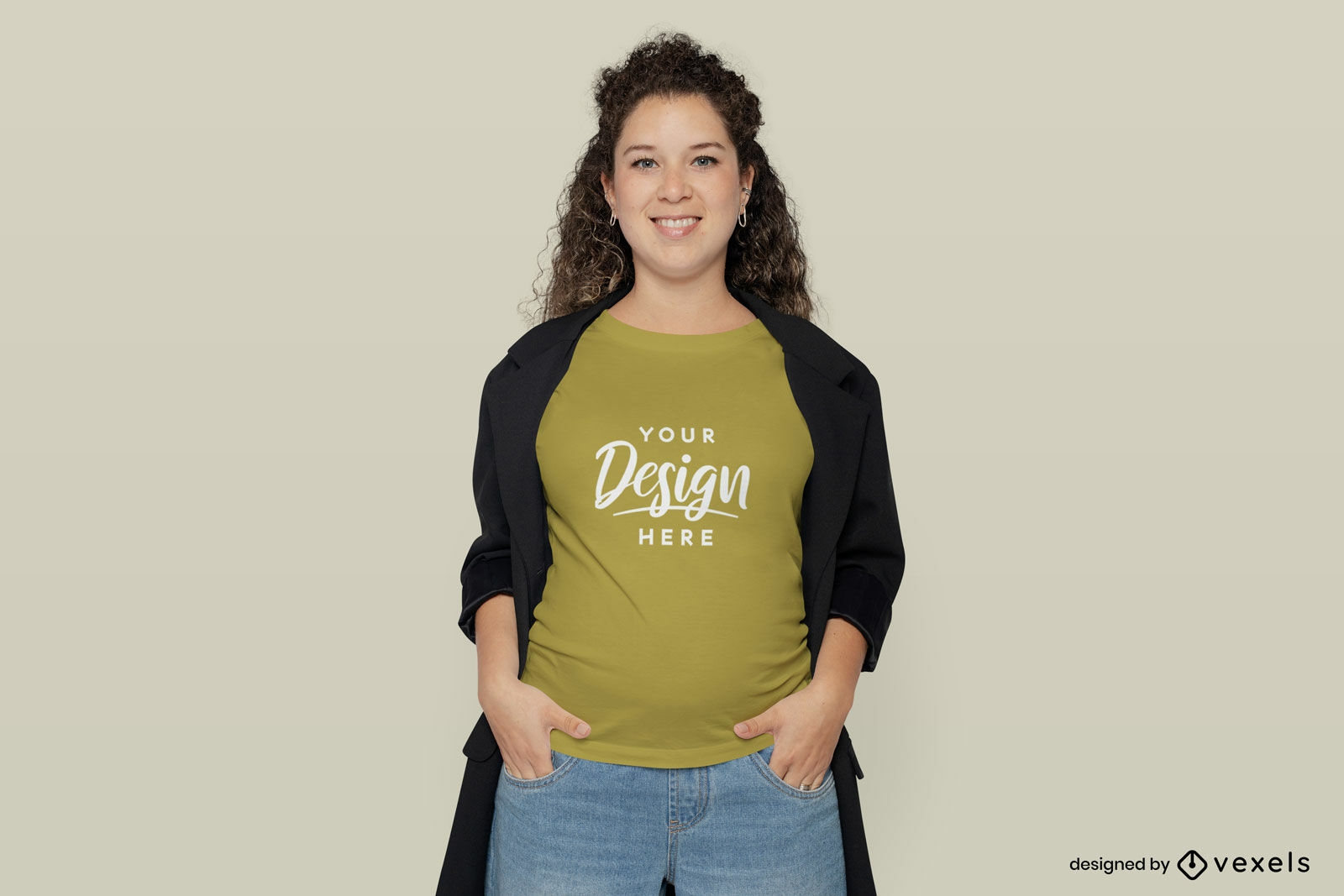 T-Shirt-Modell mit festem Hintergrund für schwangere Frauen