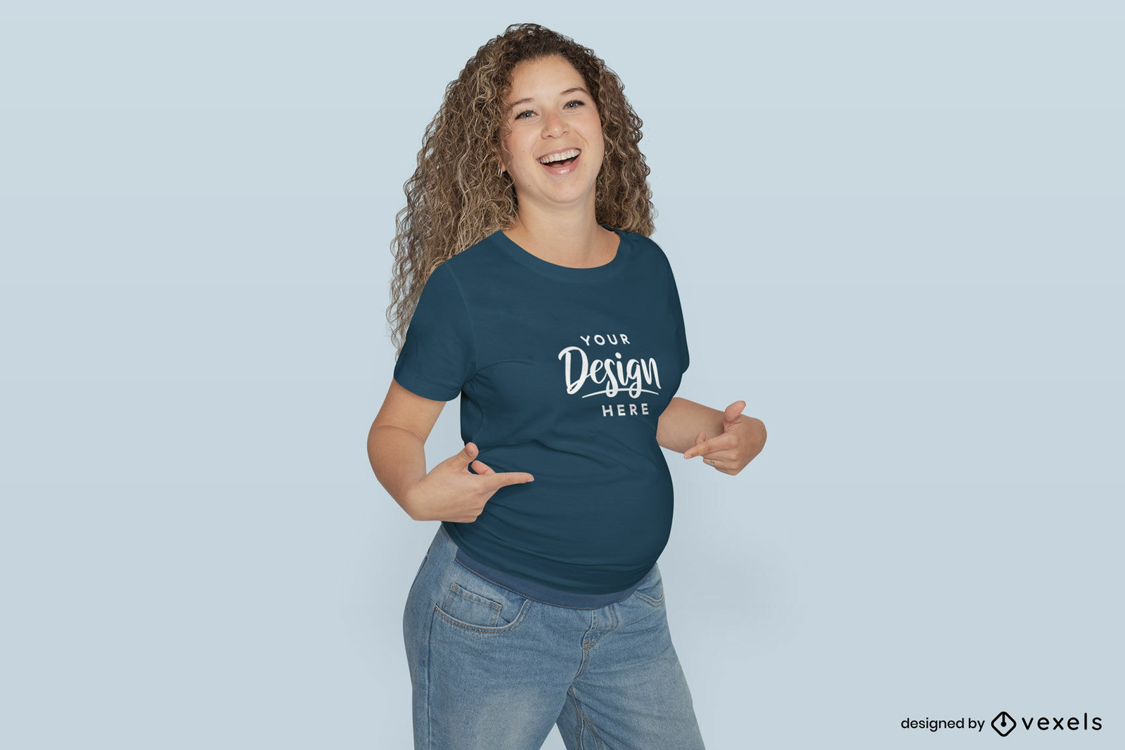 Maquete de camiseta feminina grávida