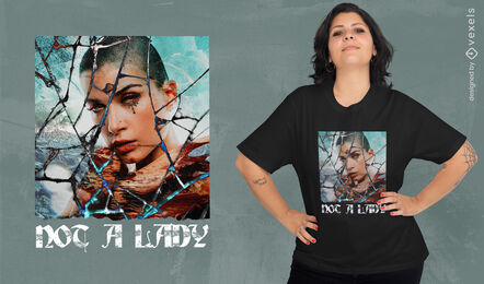 Mulher em t-shirt de retrato de vidro quebrado psd