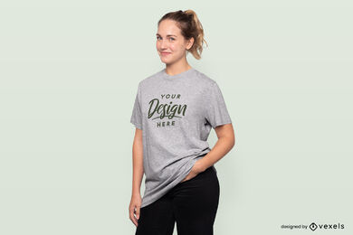 Maqueta de camiseta modelo mujer rubia