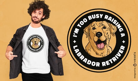 Diseño de camiseta de insignia de perro labrador retriever