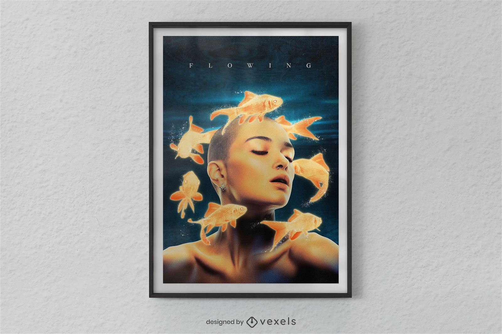 Mulher com design de cartaz de peixe dourado