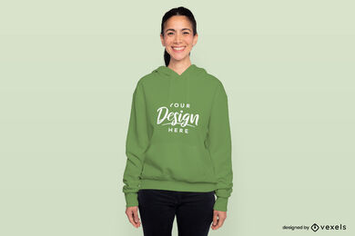Mujer morena sonriendo en maqueta de sudadera con capucha