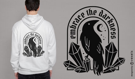 Abraza el diseño de la camiseta del cuervo oscuro y los cristales.