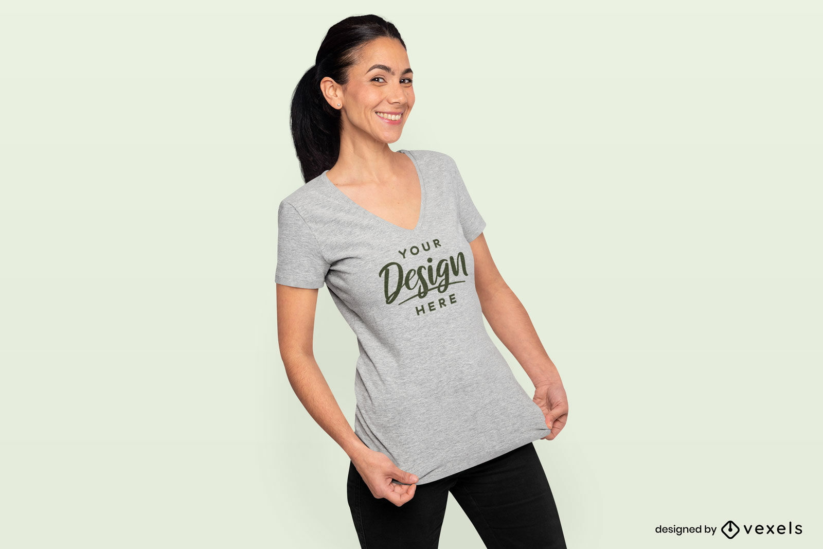 Modelo EditÃ¡vel Psd De Mulher Vestindo Maquete De Camiseta Com Decote Em V