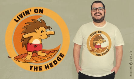Animal ouriço surfando no design de t-shirt de folha