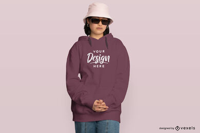 Maqueta de mujer con cabello corto y sudadera con capucha