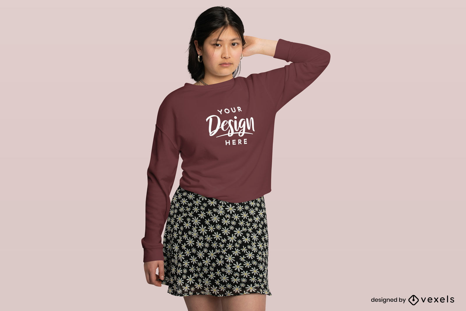 Maqueta de camiseta de sudadera de chica asiática