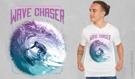 Pessoa surfando em camiseta de onda gigante psd