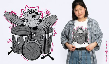 Diseño de camiseta de mapache animal tocando tambores