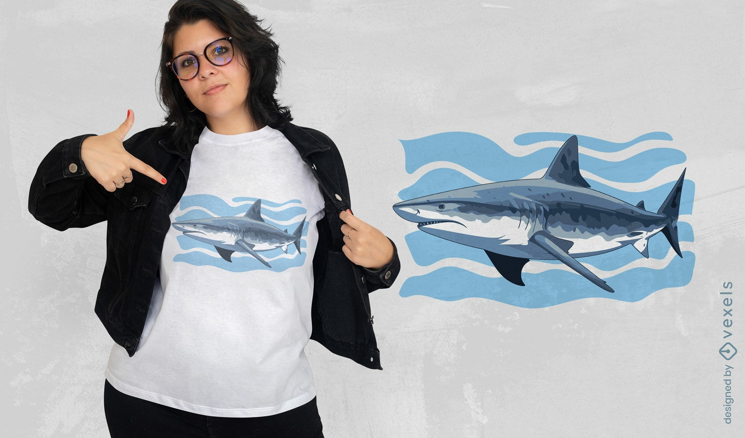 Design realista de camiseta para nadar com tubar?o