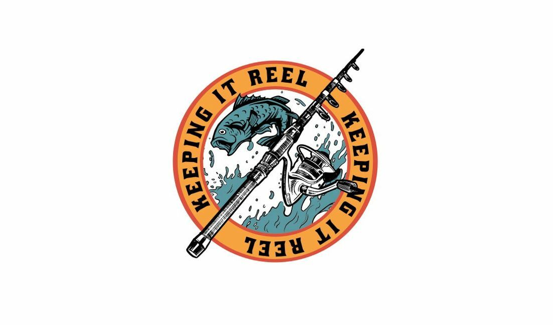 Modelo de design para camiseta Logotipo de pesca com carretel e ilustração de peixe
