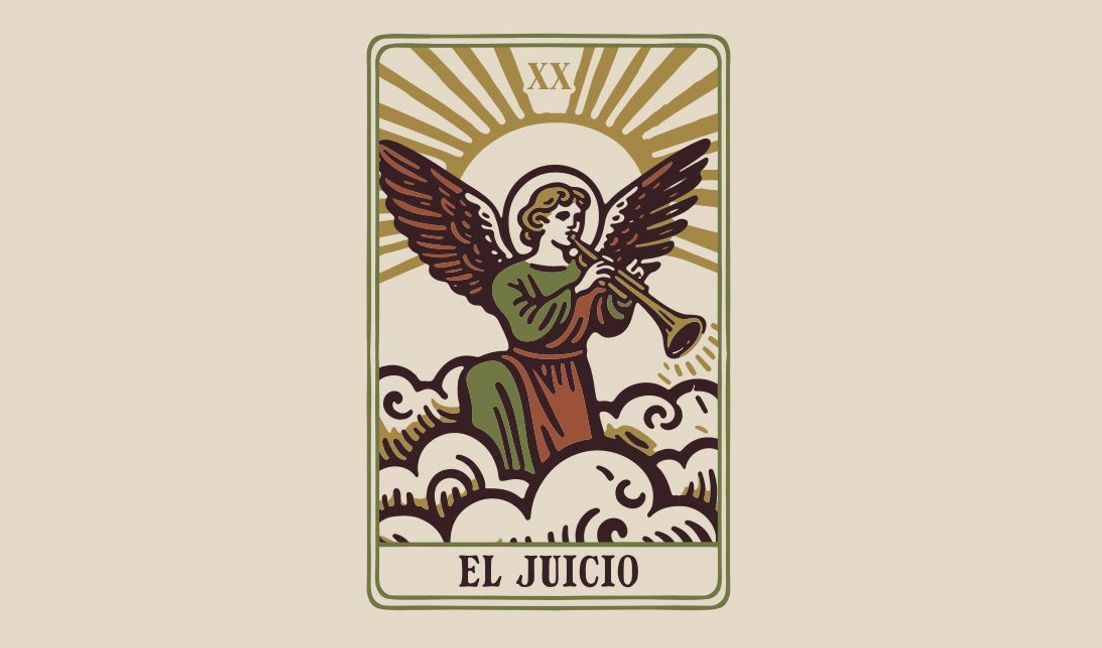Plantilla de diseño para camiseta Diseño artístico de carta de tarot que presenta una figura angelical.