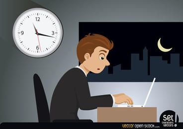 Hombre de negocios trabajador trabajando tarde en la noche