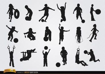 Kinder spielen 18 Silhouetten gesetzt