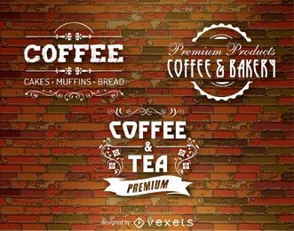3 Kaffee-Abzeichen über einem Vintage Brickwall
