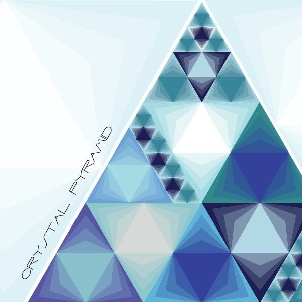 Pirámide de cristal de triángulos azules